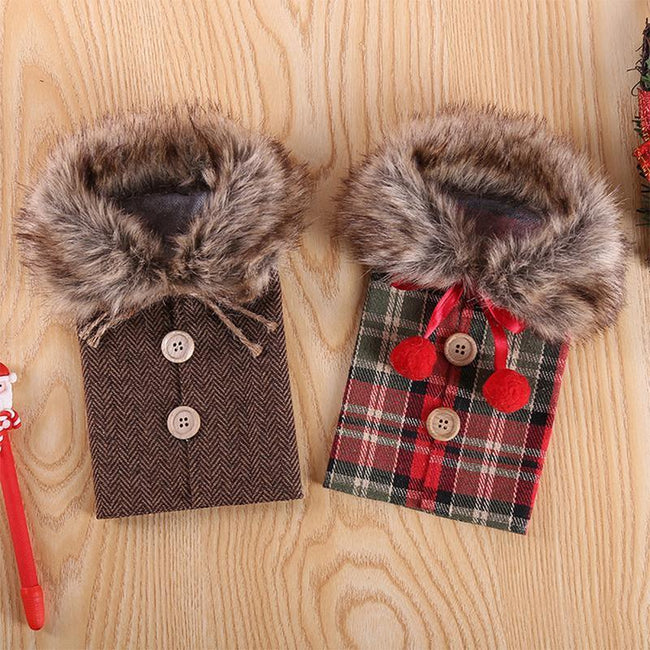 Cozy Christmas Wine Cover